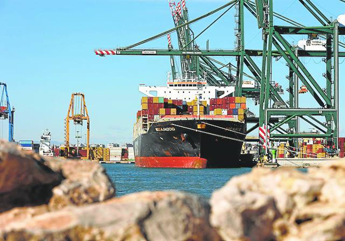 El precio de los fletes de exportación se dispara un 43,5% en enero