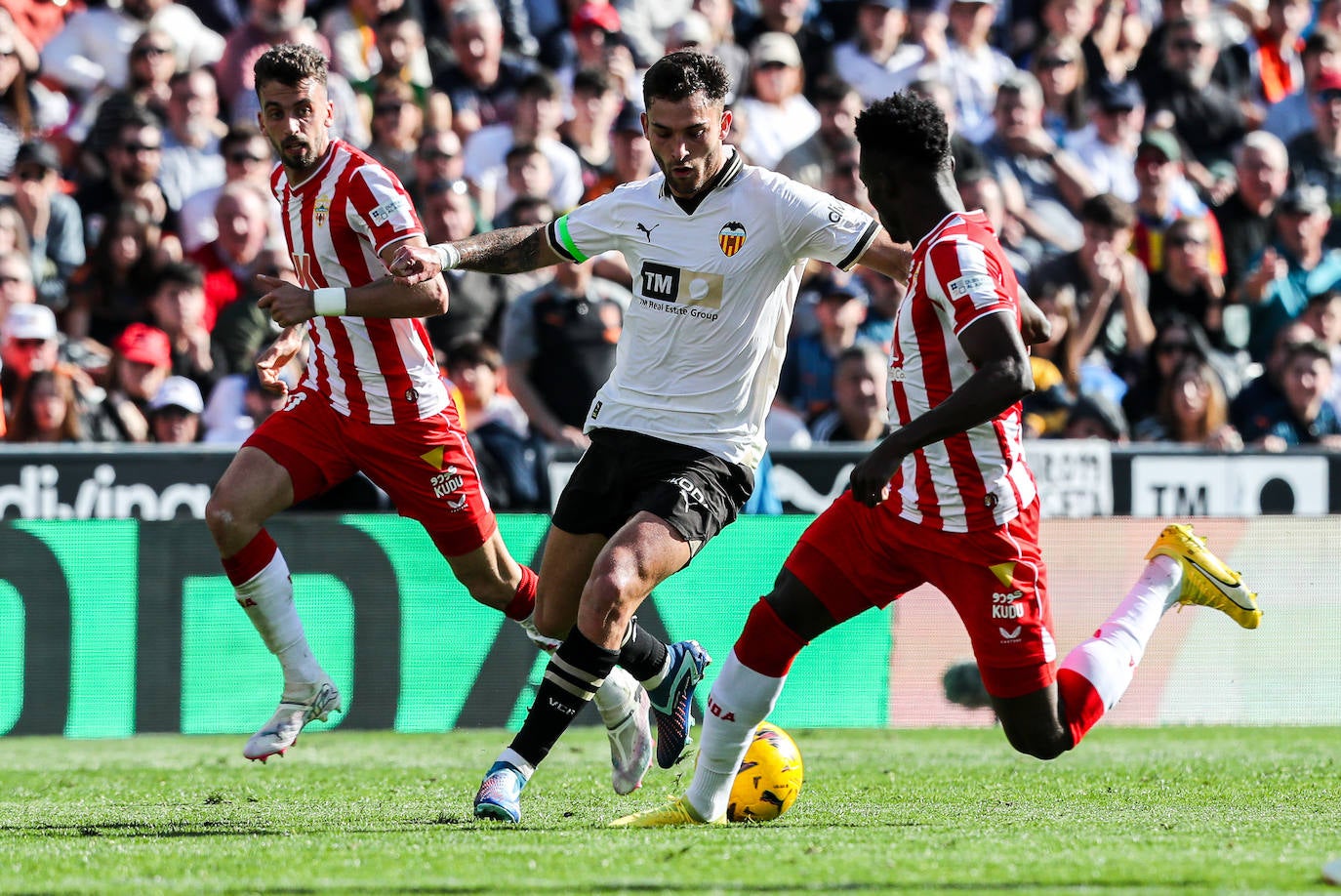 Las mejores imágenes del partido Valencia CF - Almería