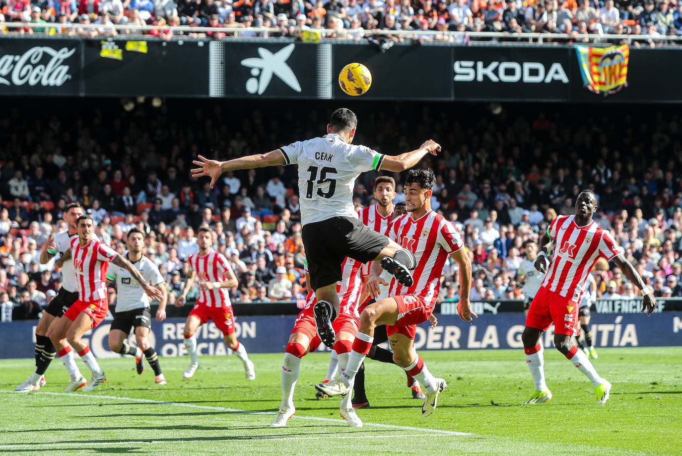 Las mejores imágenes del partido Valencia CF - Almería