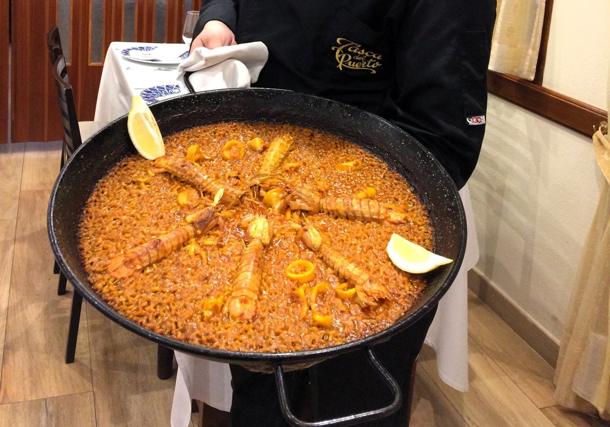La paella de galeras en la Tasca del Puerto.