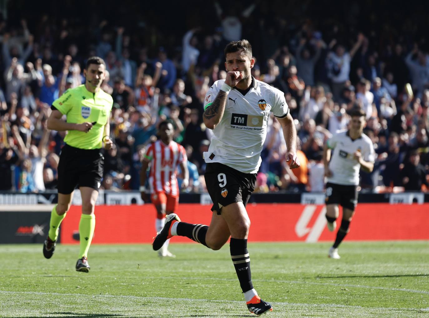 Las mejores imágenes del partido Valencia CF - Almería