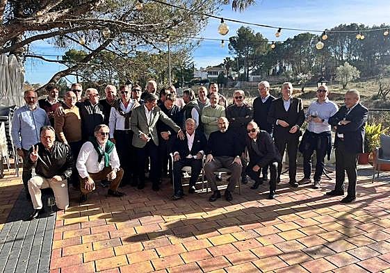 Los miembros de Cuchara de Plata que han estado de comida en Siete Aguas.