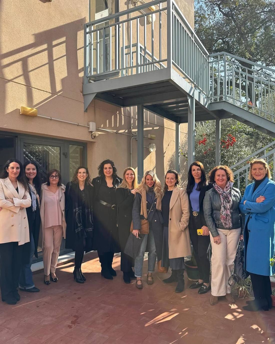 Miembros de Sabor Empresarial visitan las instalaciones de Casa Caridad antes de la gala en la que recaudarán fondos para la entidad.