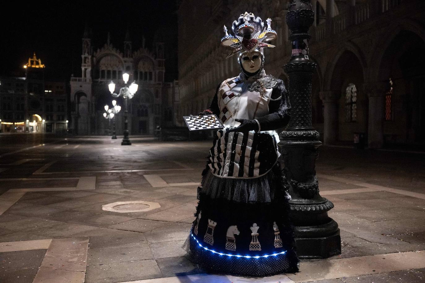 Noche de máscaras en Venecia