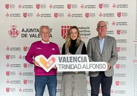 Fotografía oficial del convenio firmado por el Ayuntamiento de Valencia, la Fundación Trinidad Alfonso y Correcaminos