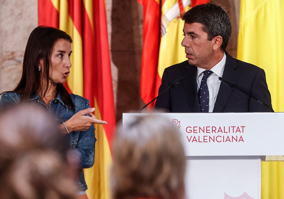 La consellera Ruth Merino y el presidente Carlos Mazón, en una comparecencia.