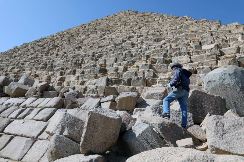 Polémica restauración de la pirámide egipcia de Menkaure