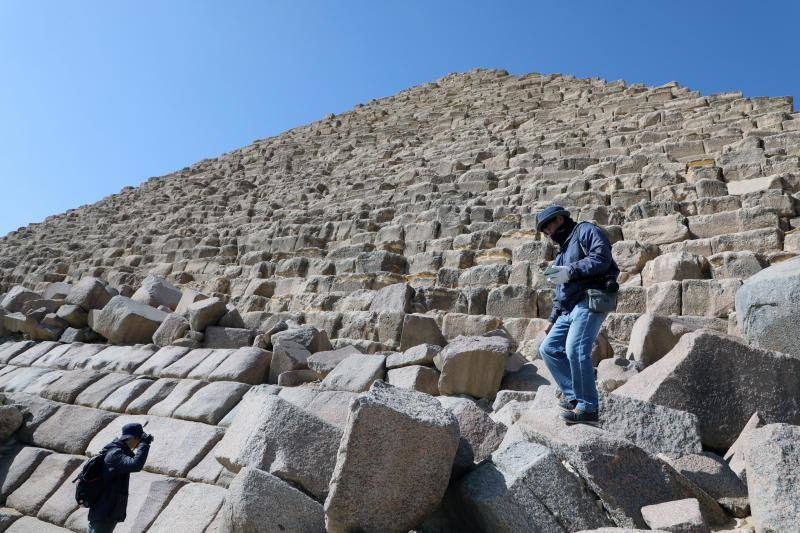 Polémica restauración de la pirámide egipcia de Menkaure