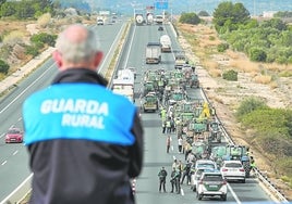 Tractorada en la A-3 a la altura de Cheste.