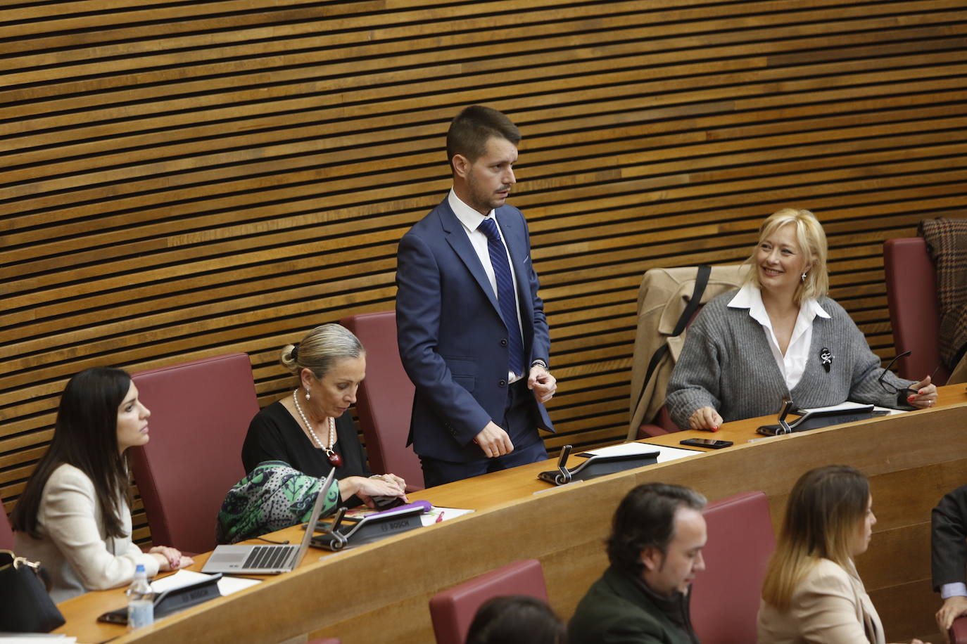 Fotos del pleno de Les Corts del 7 de febrero