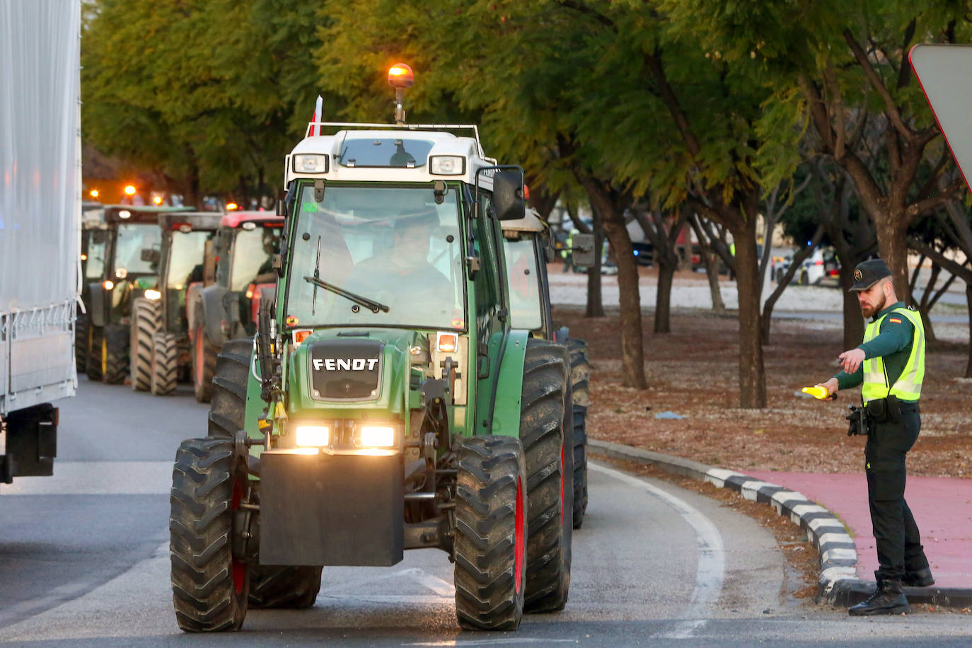 Fotos del tercer día de protestas de los agricultores en Valencia