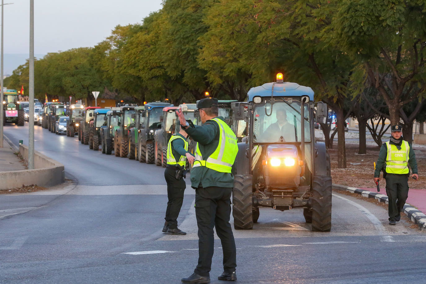 Fotos del tercer día de protestas de los agricultores en Valencia