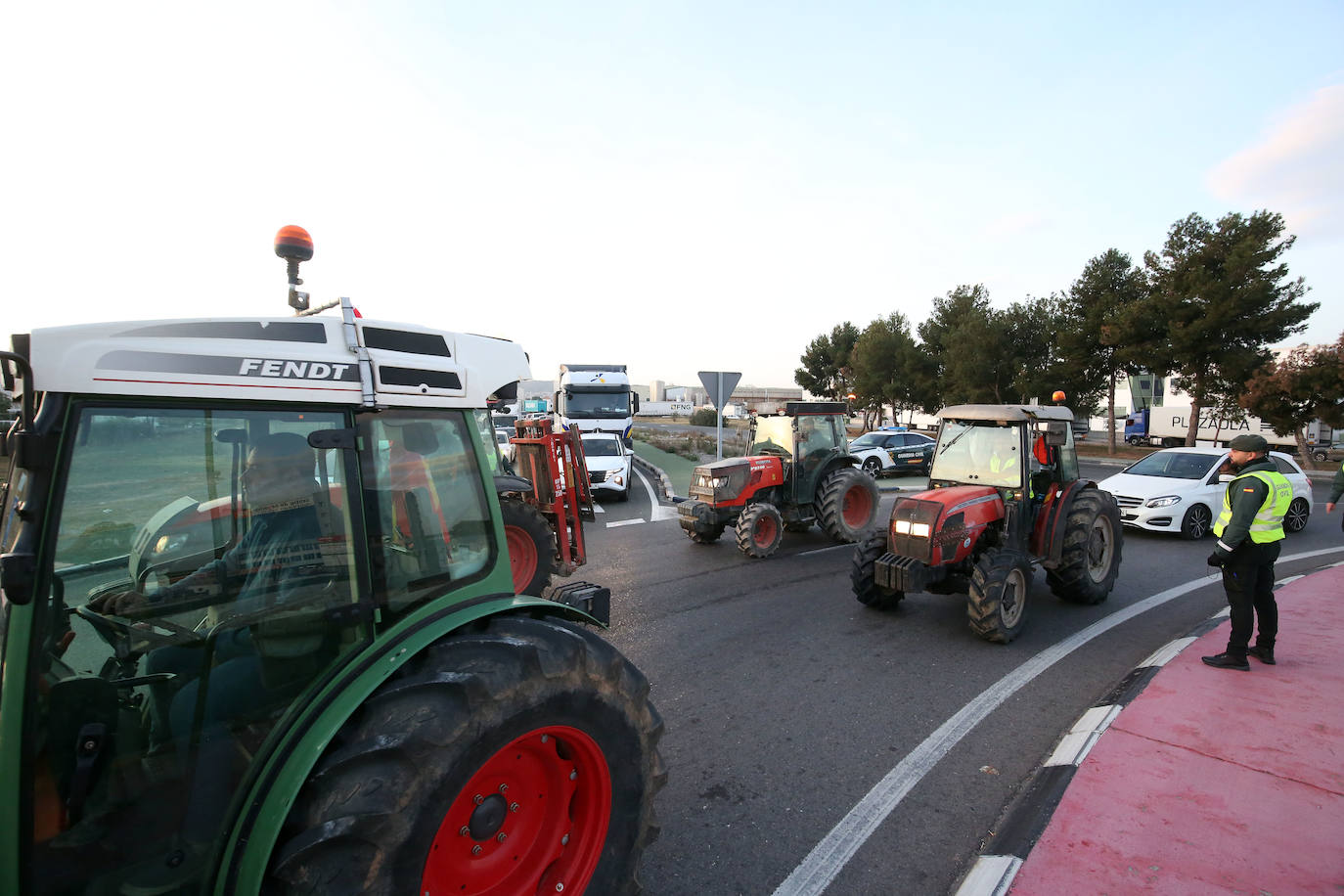 Fotos del tercer día de protestas de los agricultores en Valencia