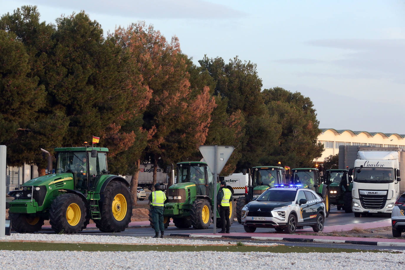 Fotos del tercer día de protestas de los agricultores en Valencia