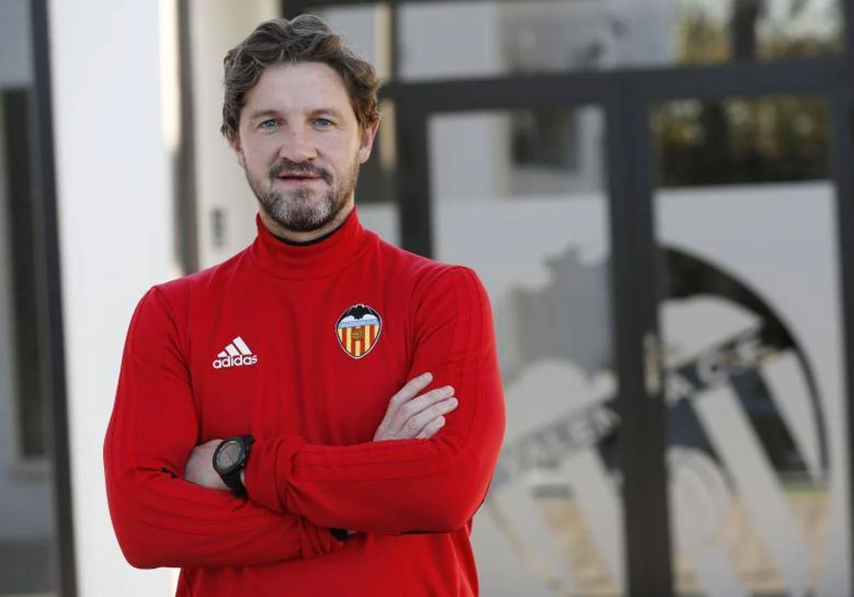 El jugador del Valencia CF que abandonará pronto la soltería