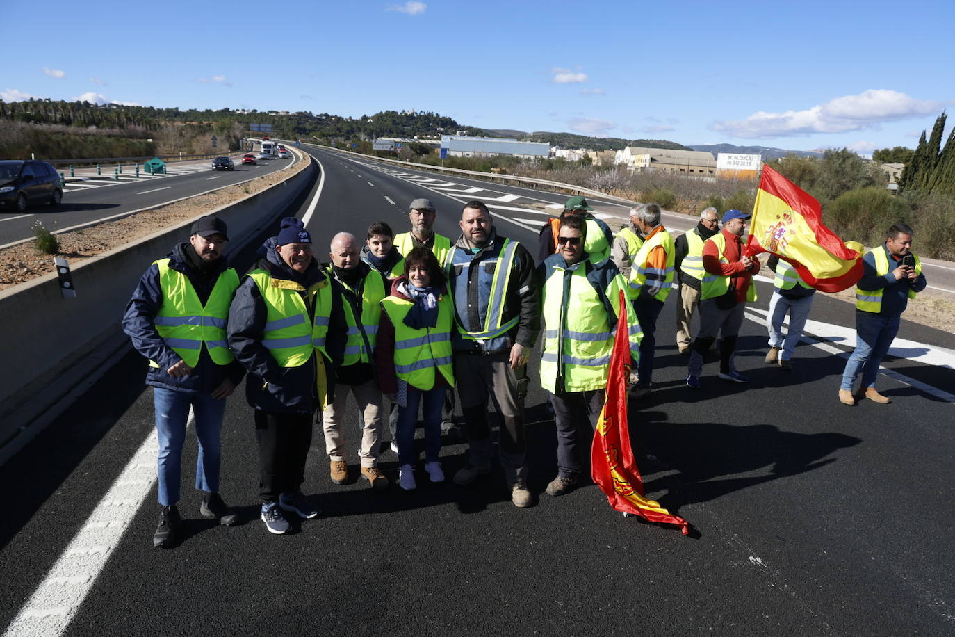 Los agricultores vuelven a la carga este sábado y provocan cortes en la A-3