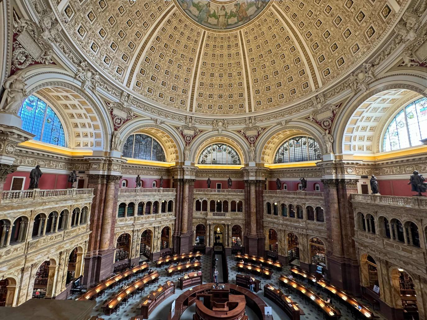 Dentro de la biblioteca más grande del mundo