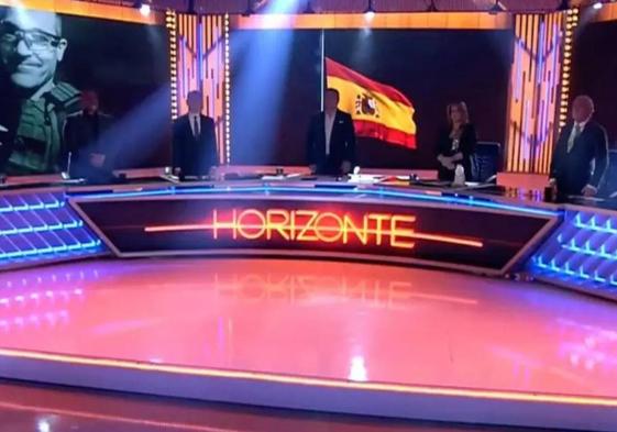 Iker Jiménez arranca su programa Horizonte con minuto de silencio por los guardias civiles asesinados.