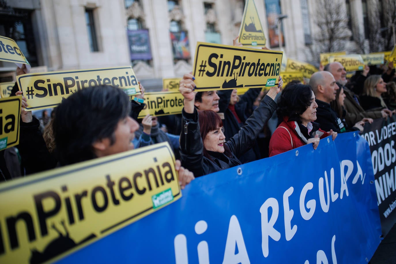 Protesta contra la mascletà en Madrid