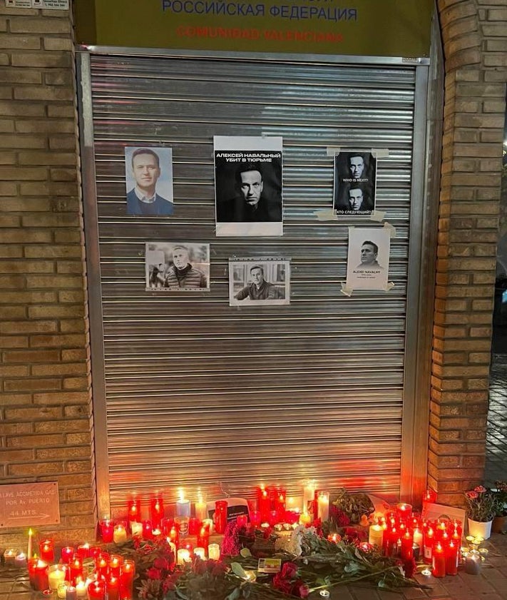 Imagen secundaria 2 - Homenaje en Valencia a Nalvani, el opositor ruso muerto en la cárcel