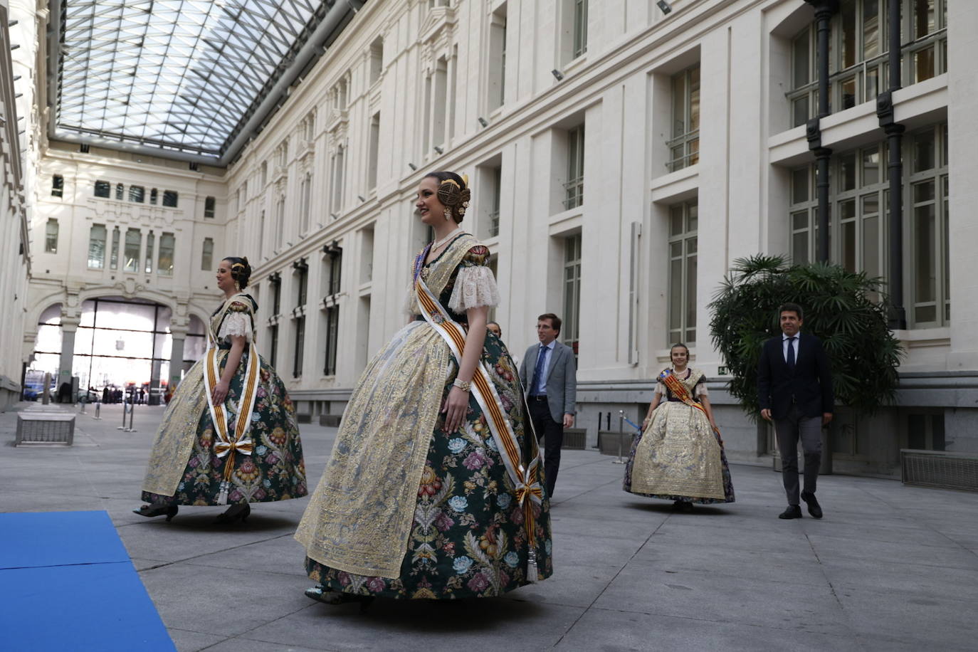 Recepción Oficial a las Falleras Mayores de Valencia en el Ayuntamiento de Madrid