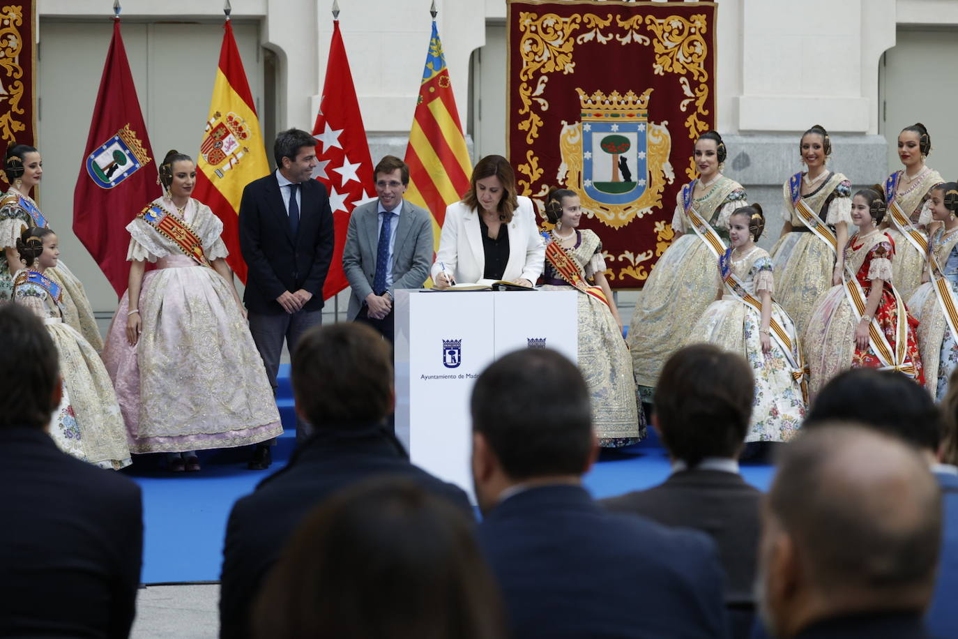 Recepción Oficial a las Falleras Mayores de Valencia en el Ayuntamiento de Madrid