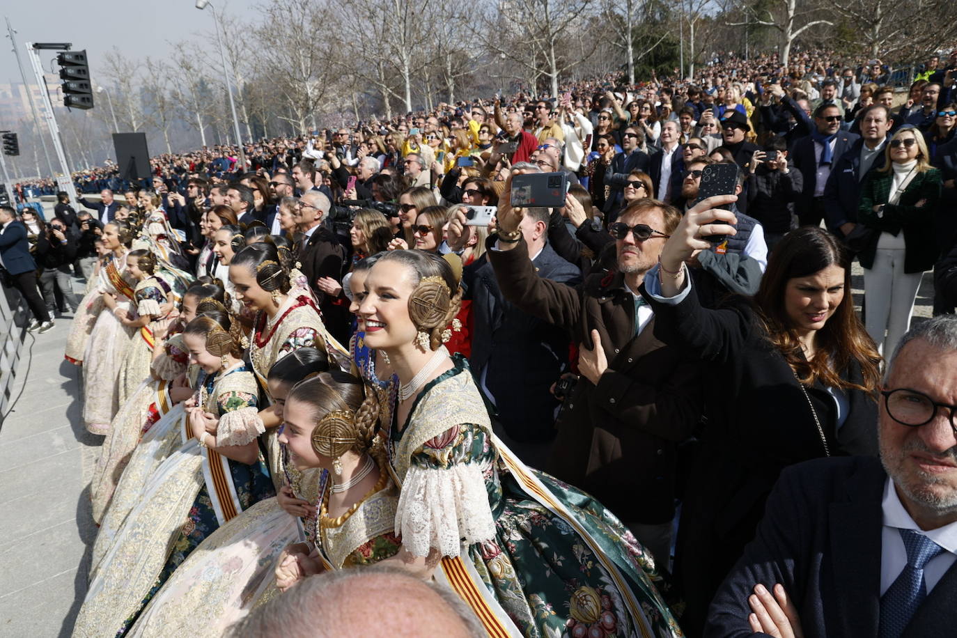 Fotos: Espectacular mascletà en Madrid con llenazo en Puente del Rey