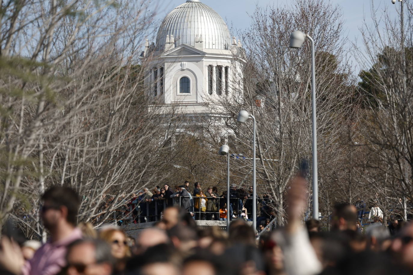 Fotos: Espectacular mascletà en Madrid con llenazo en Puente del Rey