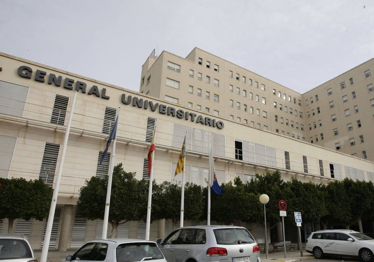 Fachada del hospital General de Alicante.