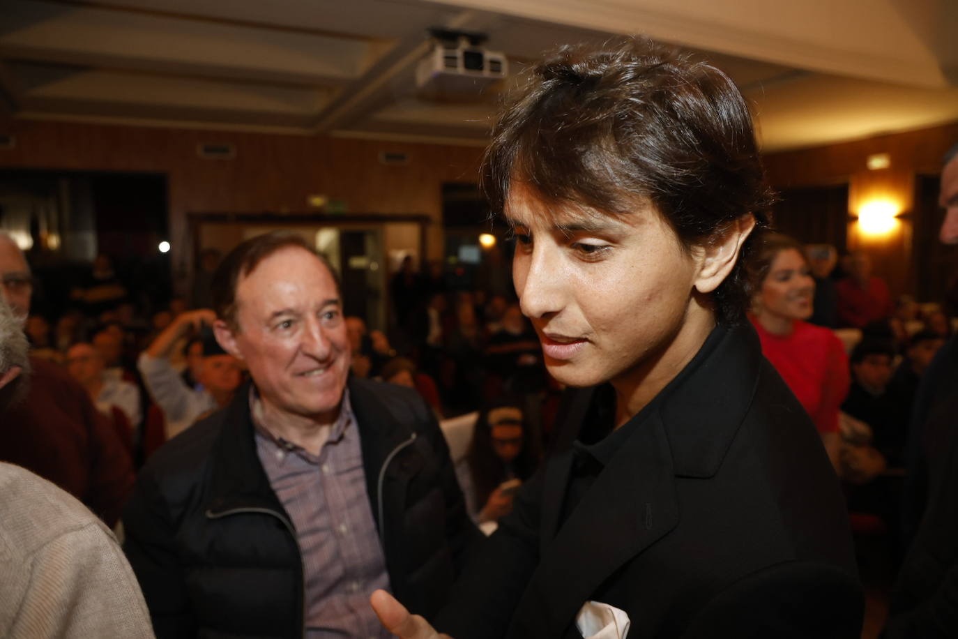 Roca Rey despliega su arte en el Ateneo Mercantil de Valencia