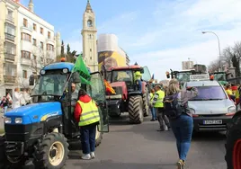 Los agricultores valencianos llegan al centro de Madrid y permanecen horas retenidos