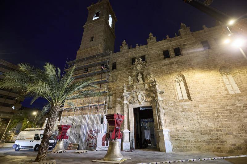 «El Borrego», la campana más grande de Valencia, regresa a su campanario en los Santos Juanes