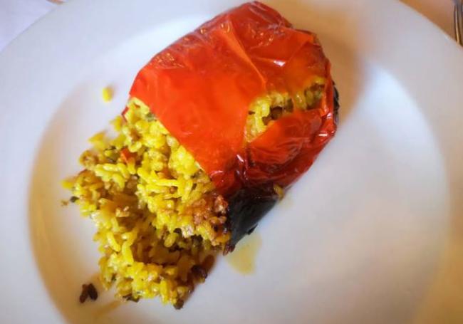 Pimiento relleno de la pensión Mariola.