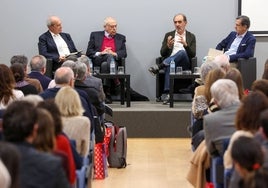 Javier Cortés, José Antonio Marina, Daniel Innerarity y Pablo Salazar, durante el coloquio.