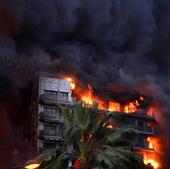 ¿Hay riesgo de derrumbe del edificio quemado en Valencia?