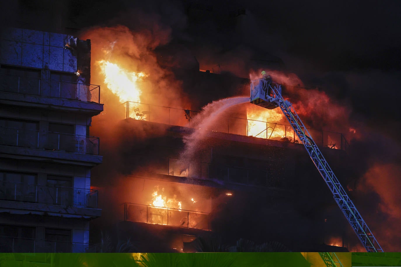 Las terribles imágenes del incendio en Campanar