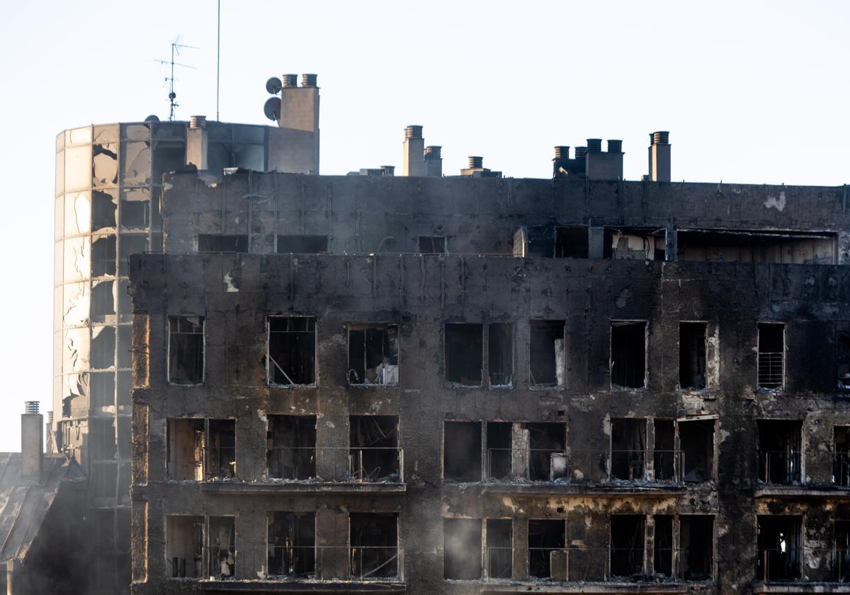 Estado del edificio tras el incendio.