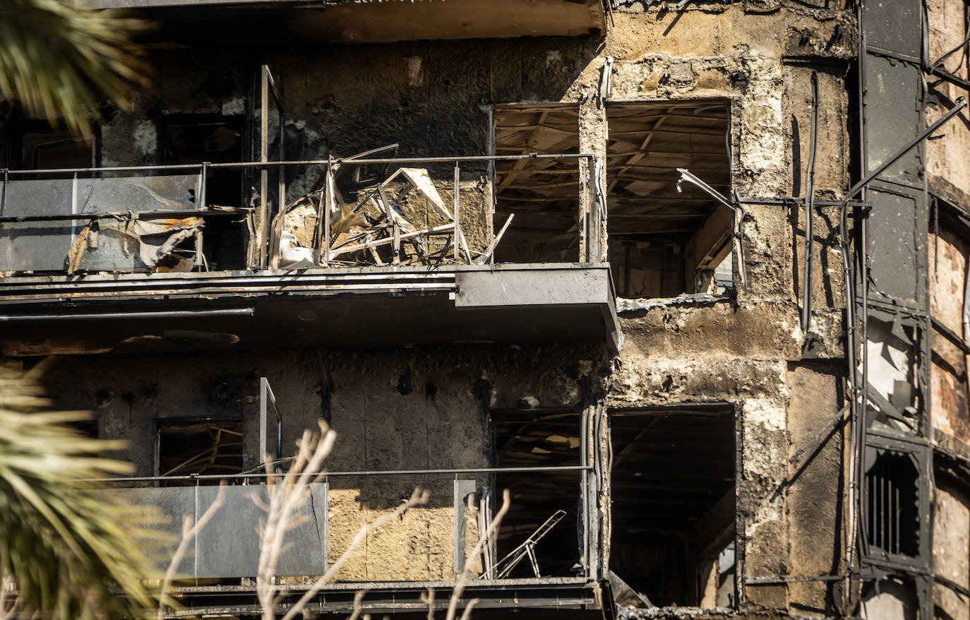 Fotos del día después del incendio en Campanar