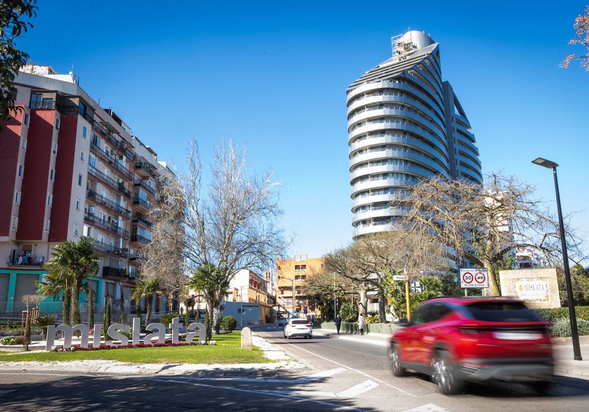 El edificio Navis, en la entrada de Mislata, este viernes.