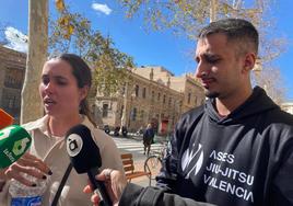 Sara y Amar, la pareja que quedó atrapa en una de las terrazas del edifico de Campanar.