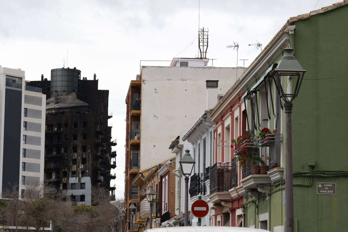 Pueblo de Campanar, con la avenida Maestro Rodrigo, epicentro del incendio, al fondo