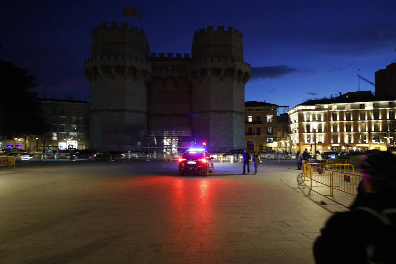 Fotos de las Torres de Serranos vacías en el día que tendría que haberse celebrado la Crida