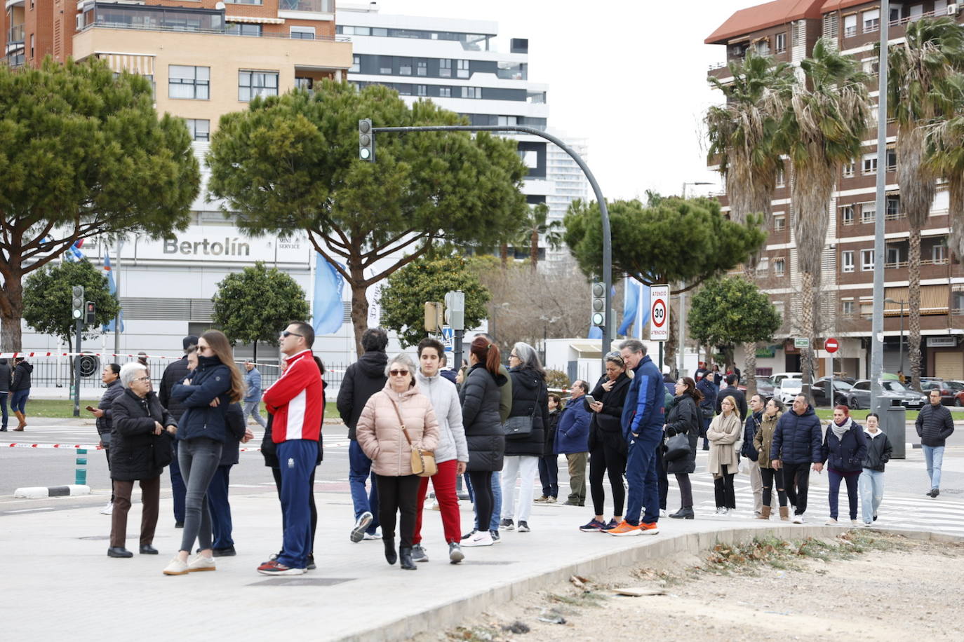 Fotos del altar en honor a las víctimas del incendio de Valencia