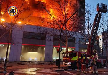 El comunicado de los bomberos tras la tragedia de Campanar: «Las decisiones fueron críticas y urgentes»