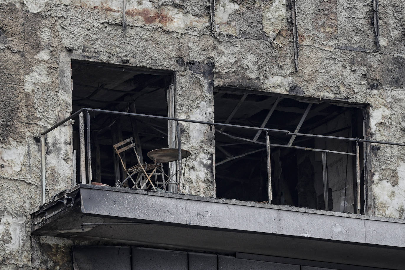 Así está el edificio incendiado en Campanar