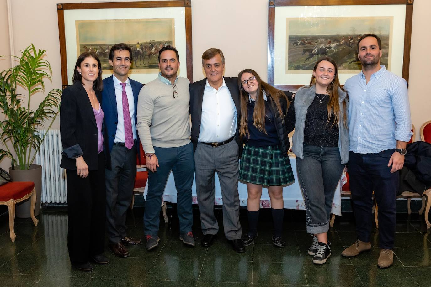 Vicente Domínguez, con su familia.