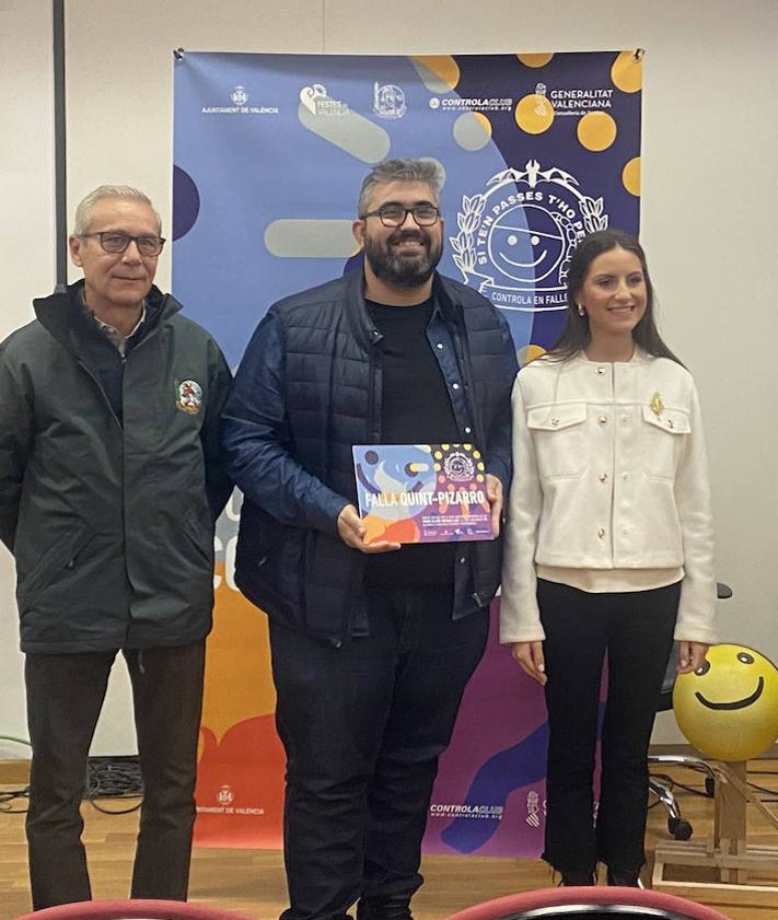 Imagen secundaria 2 - Entrega de diplomas a las fallas San Isidro, Jesús-San Francisco de Borja y Pintor Salvador Abril.