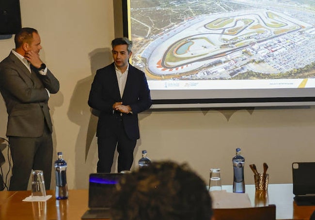 Bernardo Bonet y Nicolás Collado, durante su exposición del plan del Circuit.