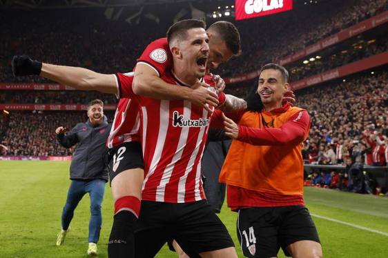 Sancet,Dani García y Ruiz de Galarreta celebran el tercer gol frente al Atlético