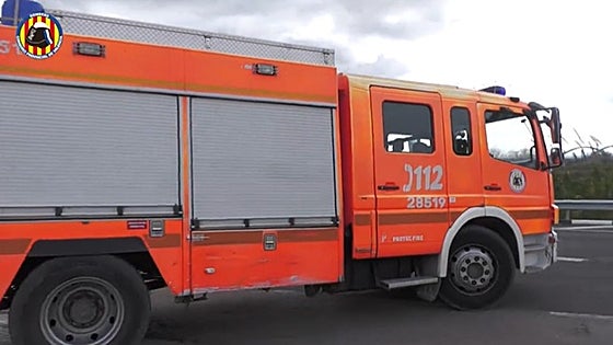 Tres incendios en Andilla, Guadassuar y Elda movilizan efectivos